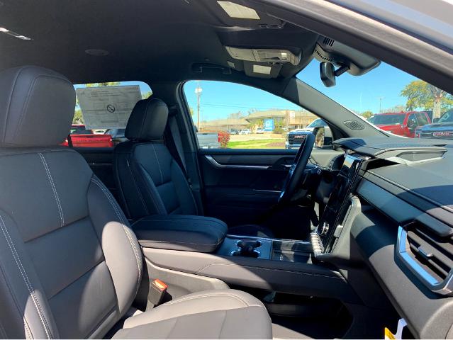 2025 GMC Acadia Vehicle Photo in BEAUFORT, SC 29906-4218