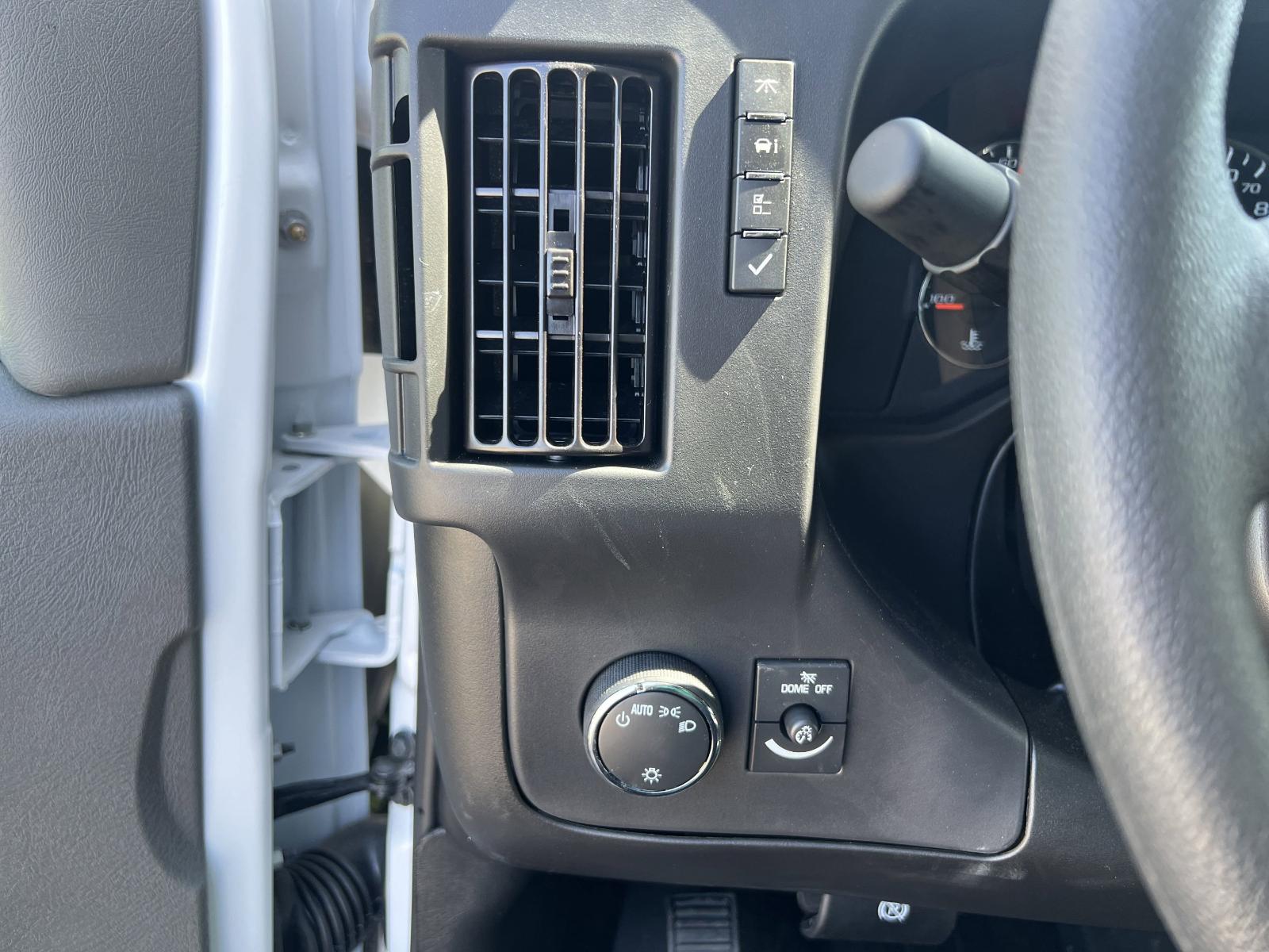 2025 Chevrolet Express Cargo 2500 Vehicle Photo in GEORGETOWN, TX 78626-7508