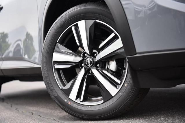 2025 Nissan Rogue Vehicle Photo in Ballwin, MO 63011