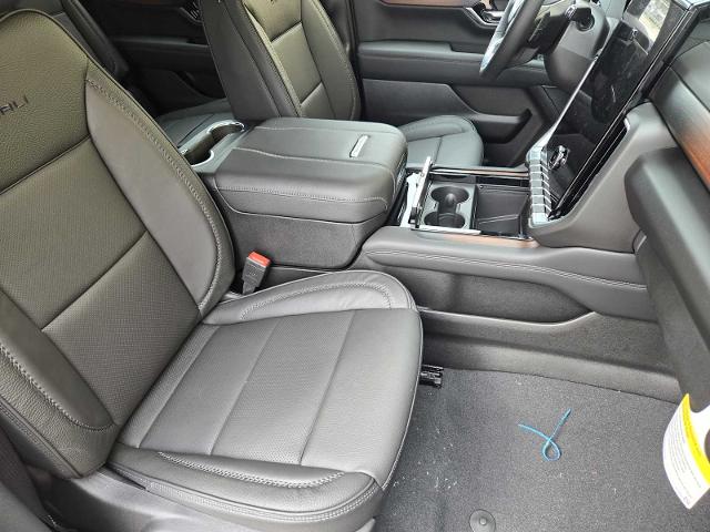 2025 GMC Yukon Vehicle Photo in DALLAS, TX 75209-3016