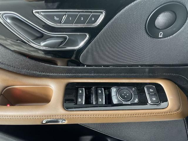 2023 Lincoln Aviator Vehicle Photo in GILBERT, AZ 85297-0402