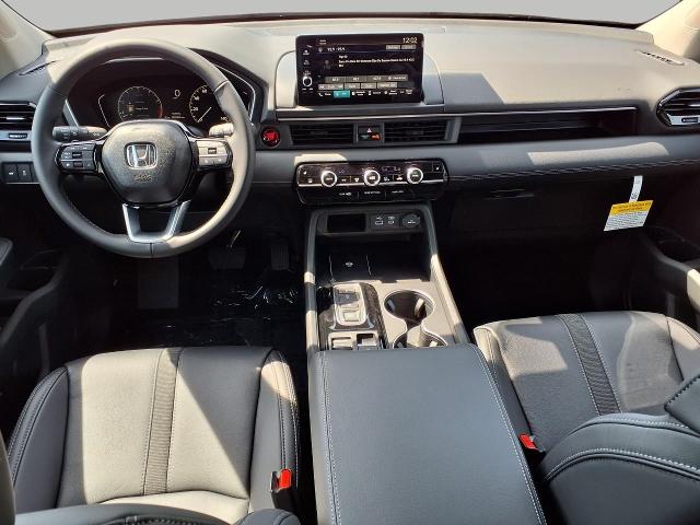 2025 Honda Pilot Vehicle Photo in Oshkosh, WI 54904