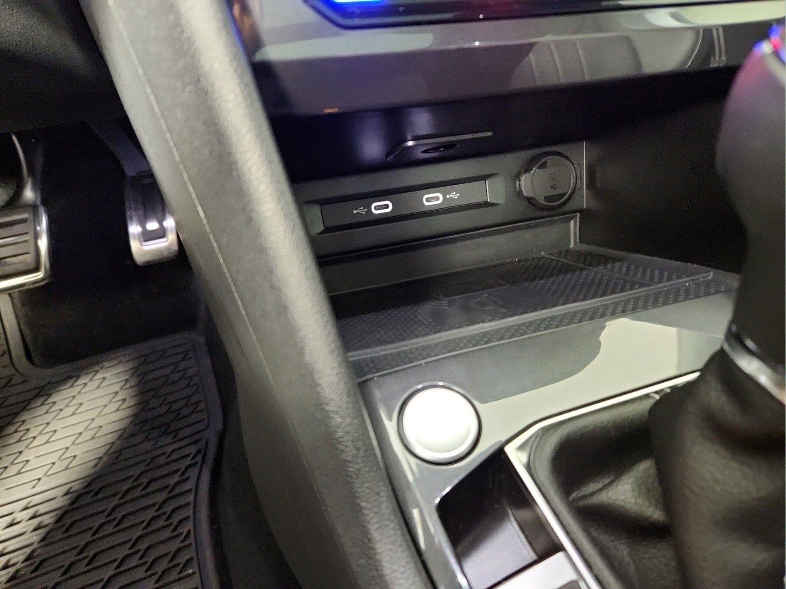 2024 Volkswagen Tiguan Vehicle Photo in Georgetown, TX 78626