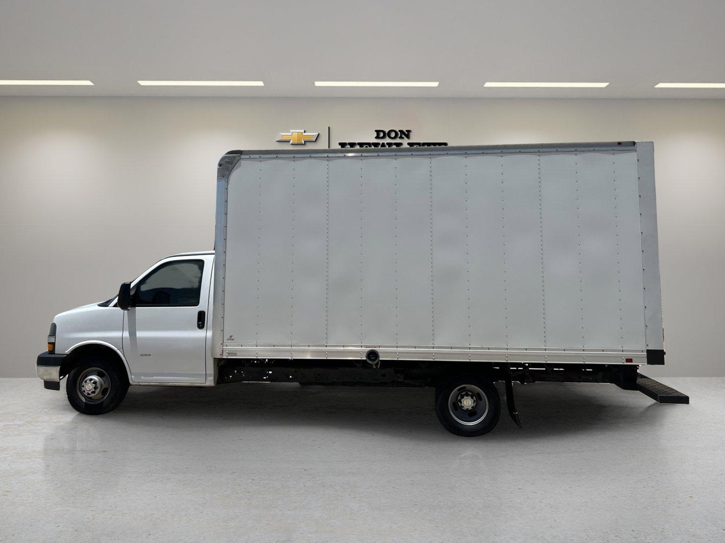 2021 Chevrolet Express Cutaway 3500 Vehicle Photo in GEORGETOWN, TX 78626-7508