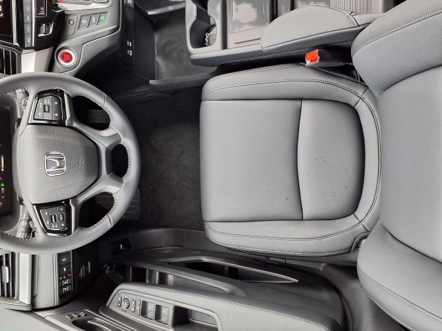 2025 Honda Odyssey Vehicle Photo in Oshkosh, WI 54904