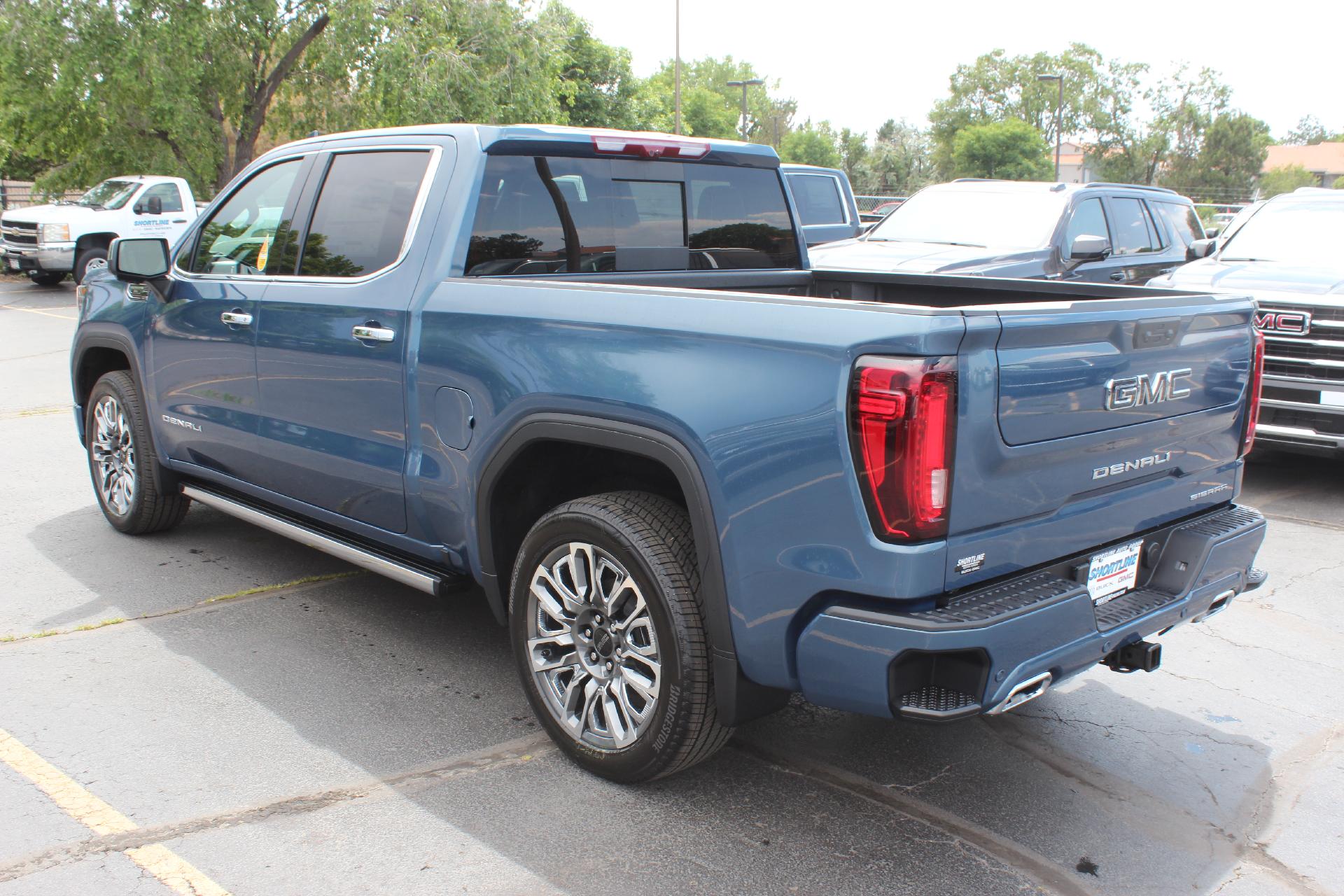 2025 GMC Sierra 1500 Vehicle Photo in AURORA, CO 80012-4011
