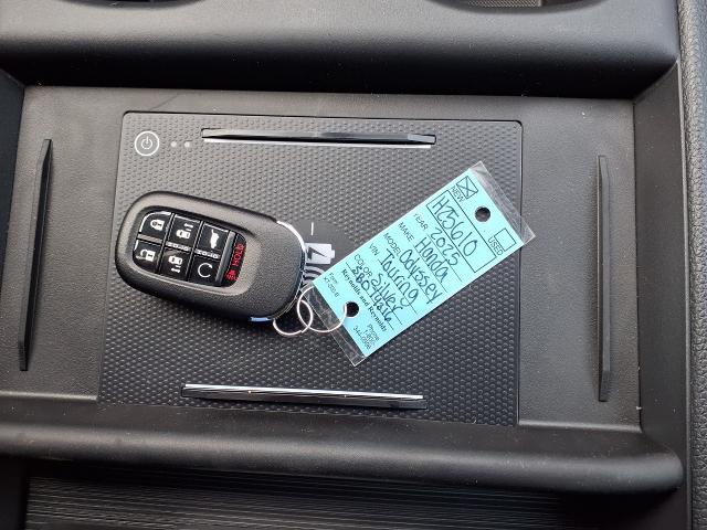 2025 Honda Odyssey Vehicle Photo in Oshkosh, WI 54904