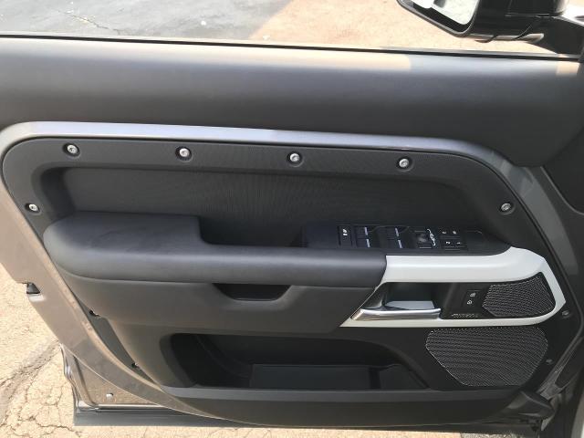 2024 Land Rover Defender Vehicle Photo in GREEN BAY, WI 54303-3330