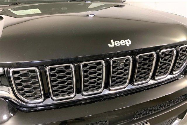 2024 Jeep Grand Cherokee L Vehicle Photo in INDEPENDENCE, MO 64055-1314