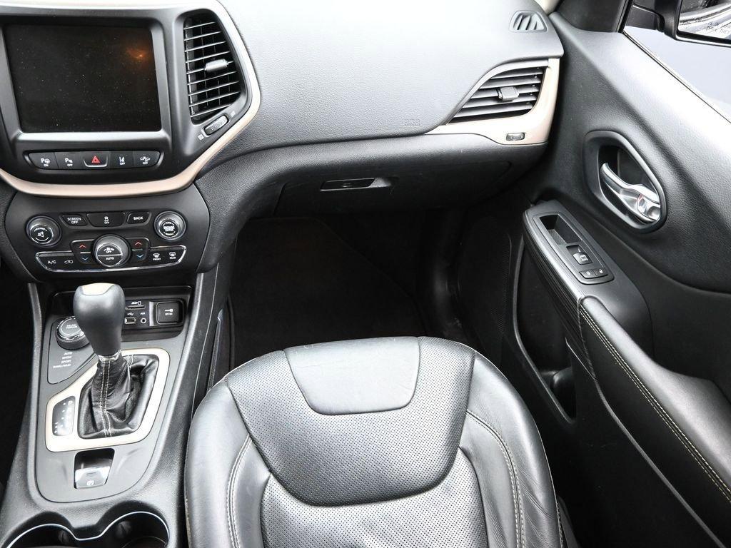 2016 Jeep Cherokee Vehicle Photo in Marion, IA 52302