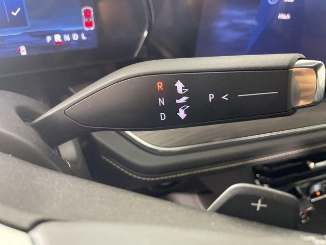 2025 Chevrolet Suburban Vehicle Photo in PHOENIX, AZ 85014-3381