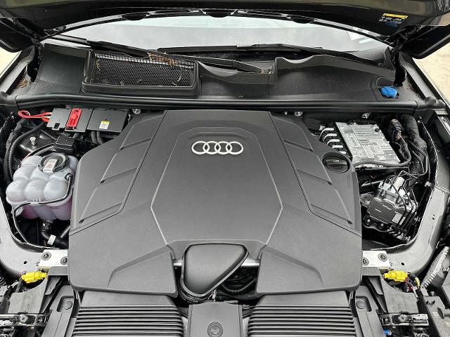 2025 Audi Q7 Vehicle Photo in HOUSTON, TX 77090
