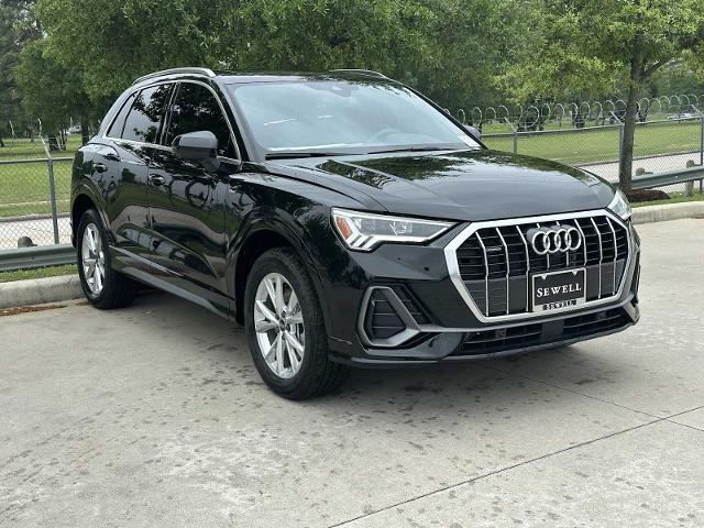 2025 Audi Q3 Vehicle Photo in HOUSTON, TX 77090