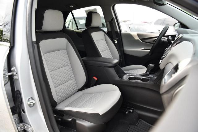 2020 Chevrolet Equinox Vehicle Photo in Ballwin, MO 63011