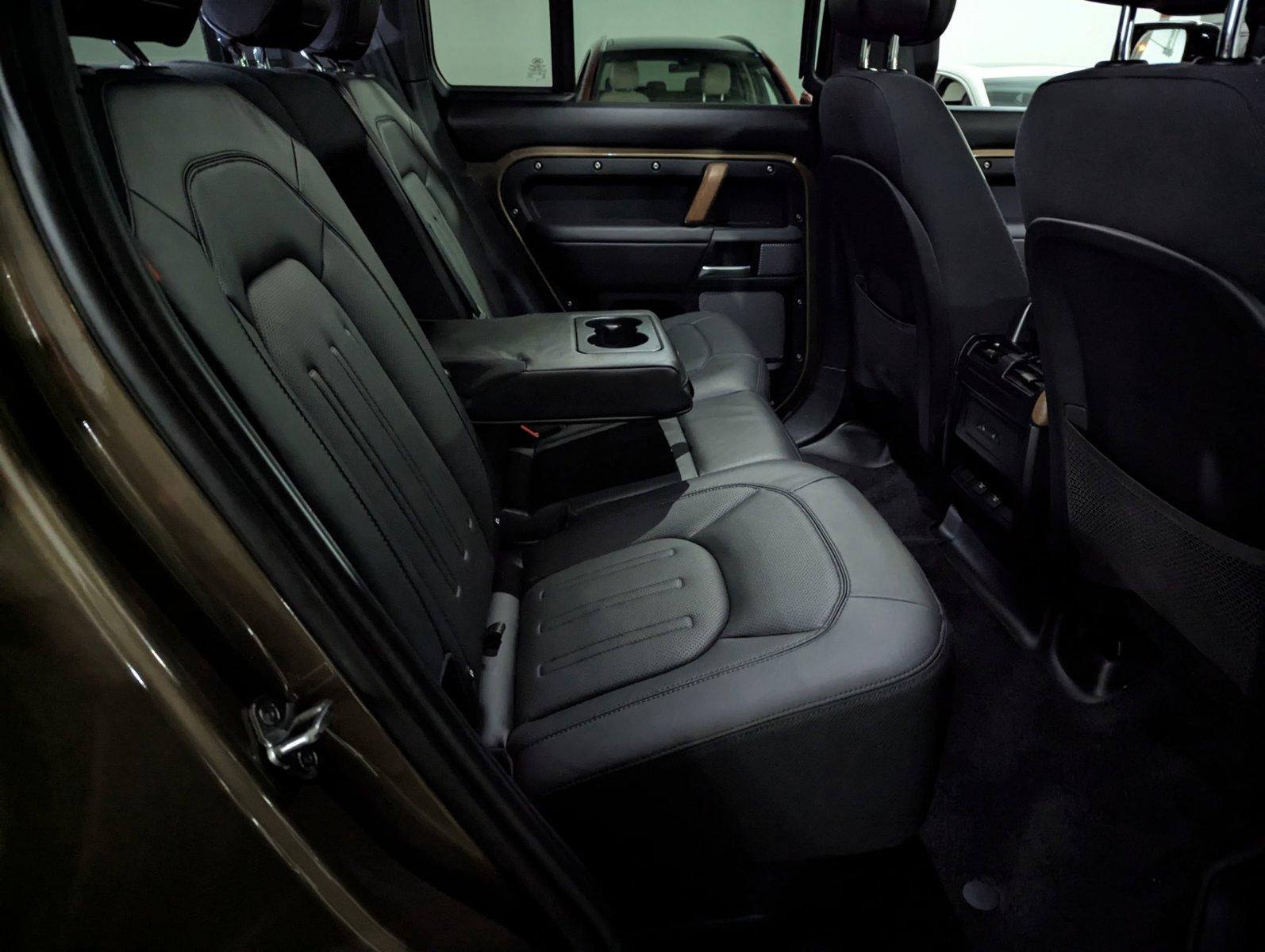 2024 Land Rover Defender Vehicle Photo in Pompano Beach, FL 33064