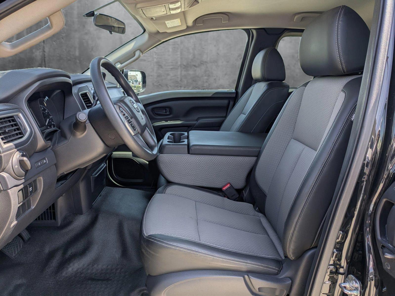 2017 Nissan Titan Vehicle Photo in Tustin, CA 92782