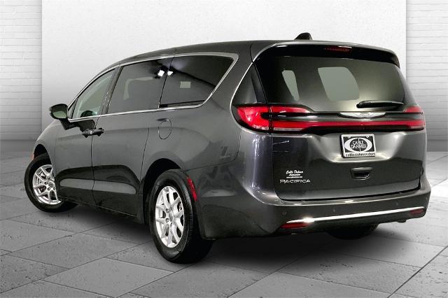 2023 Chrysler Pacifica Vehicle Photo in Lees Summit, MO 64086