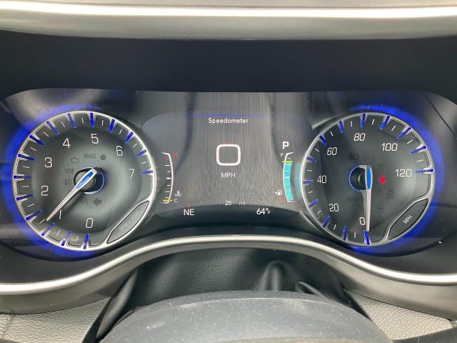 2025 Chrysler Pacifica Vehicle Photo in Kaukauna, WI 54130