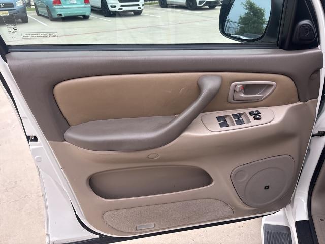 2006 Toyota Sequoia Vehicle Photo in Grapevine, TX 76051
