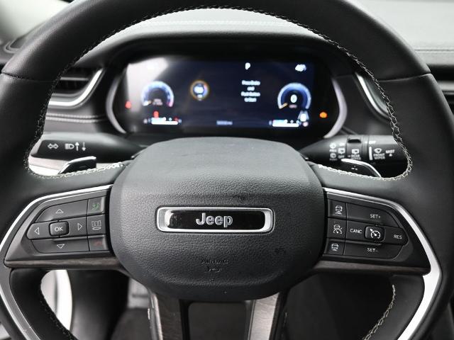 2023 Jeep Grand Cherokee Vehicle Photo in Cedar Rapids, IA 52402