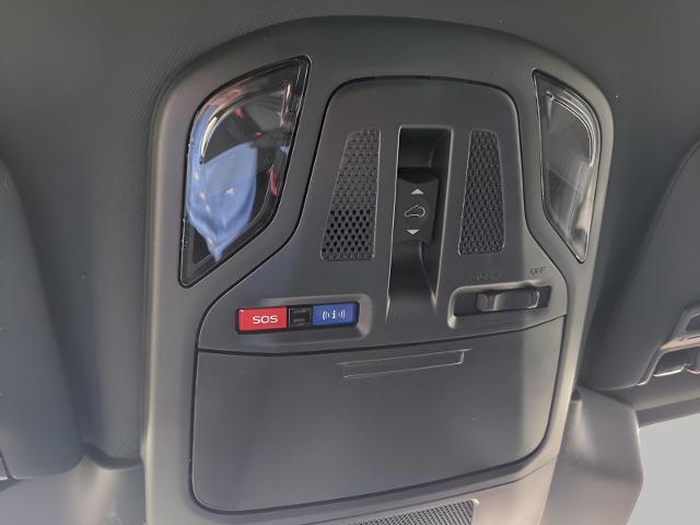 2025 Subaru Outback Vehicle Photo in Green Bay, WI 54304