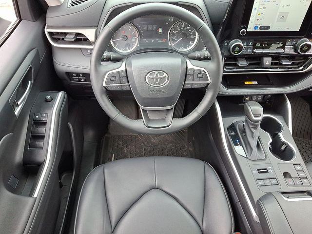 2024 Toyota Highlander Vehicle Photo in DANBURY, CT 06810-5034