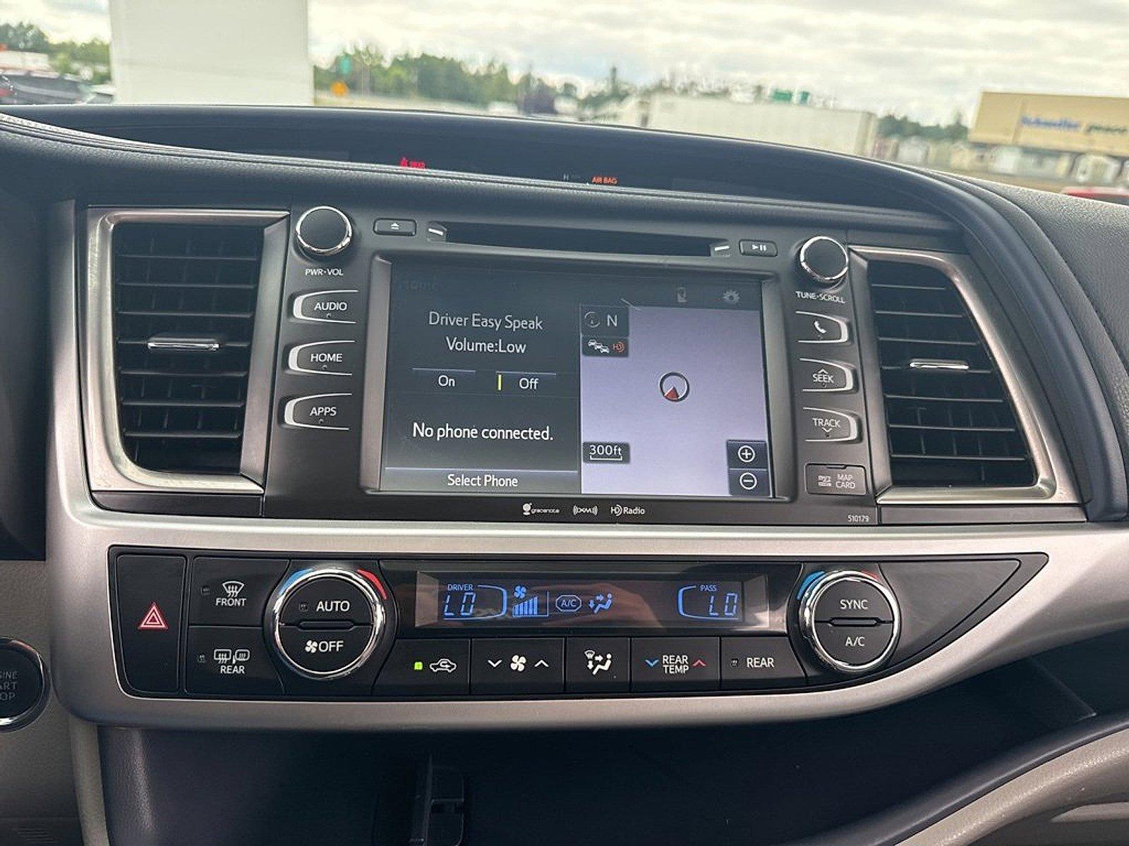 2018 Toyota Highlander Vehicle Photo in Harrisburg, PA 17111