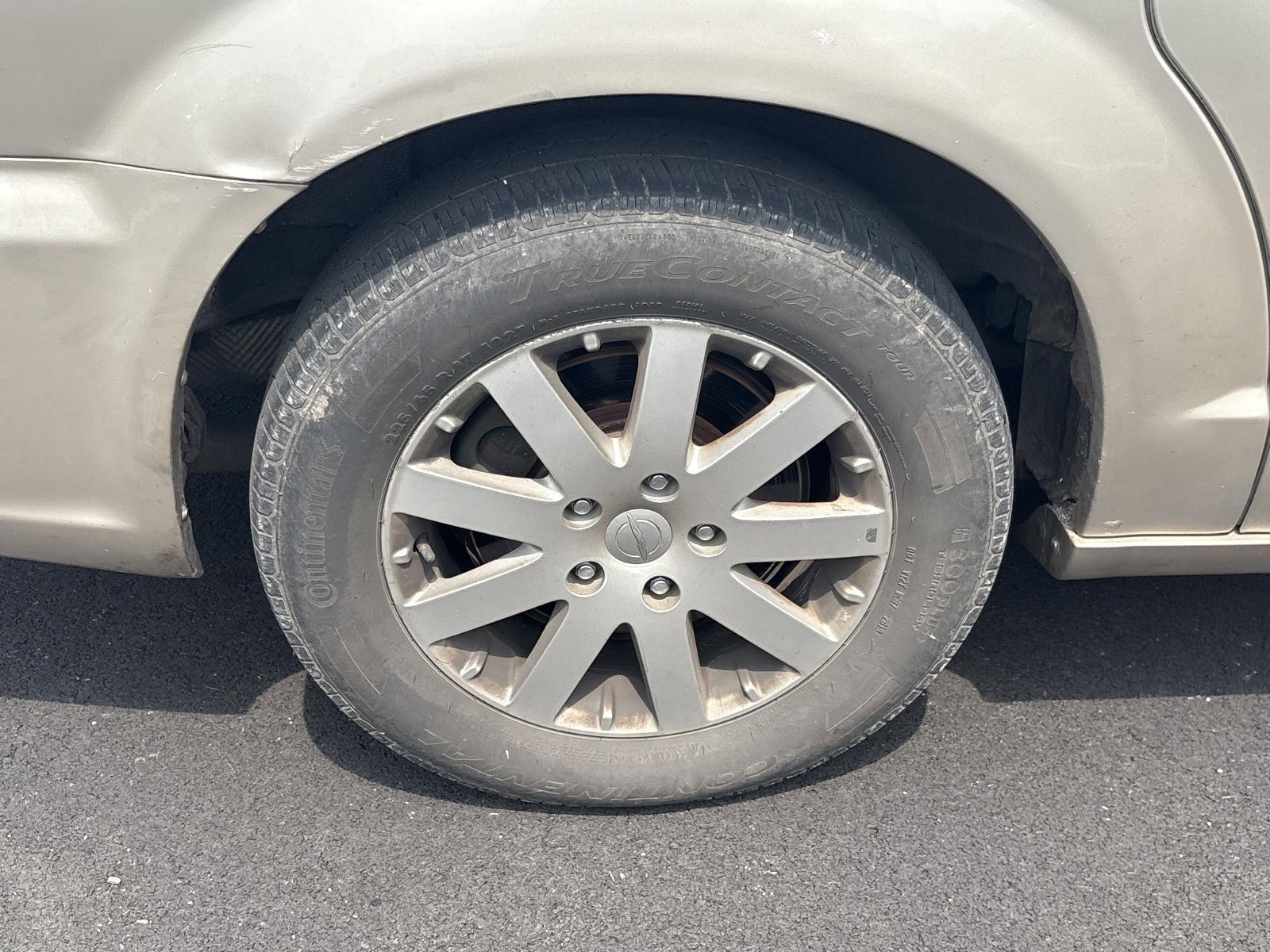 2014 Chrysler Town & Country Vehicle Photo in Mechanicsburg, PA 17050-1707
