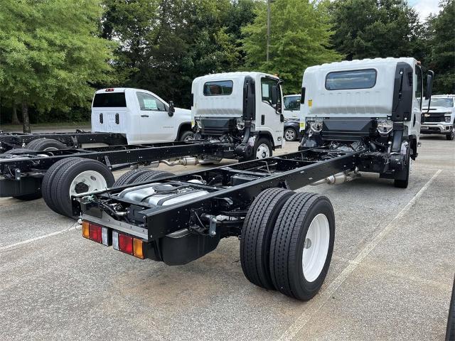 2025 Chevrolet Low Cab Forward 5500 XG Vehicle Photo in ALCOA, TN 37701-3235