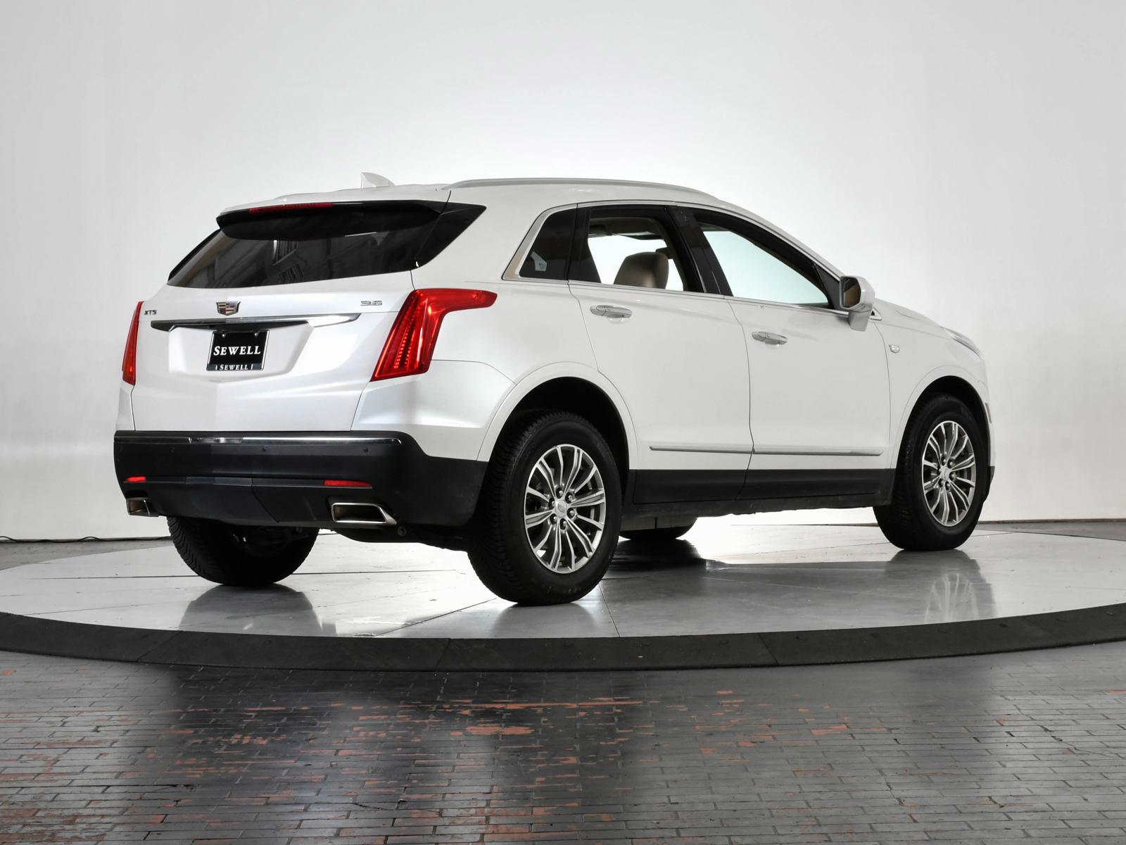 2017 Cadillac XT5 Vehicle Photo in DALLAS, TX 75235