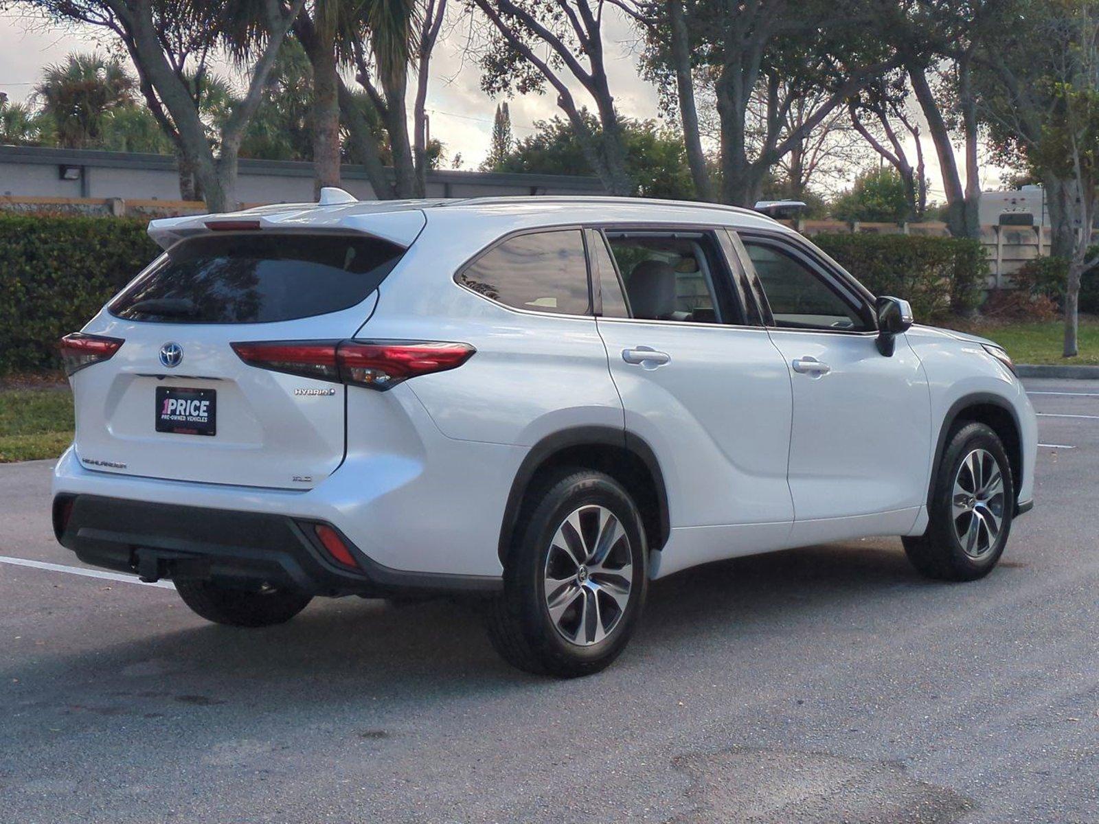 2022 Toyota Highlander Vehicle Photo in West Palm Beach, FL 33417