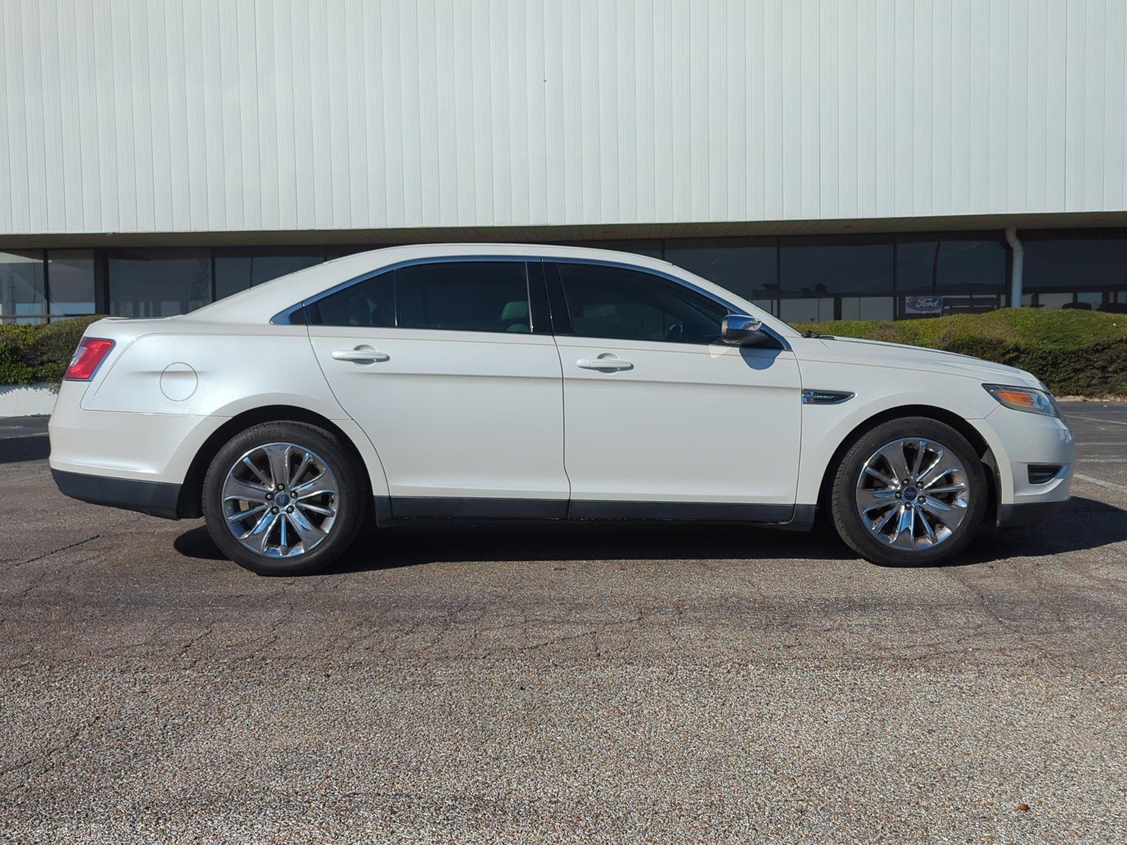 2011 Ford Taurus Vehicle Photo in Memphis, TN 38115