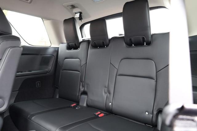 2025 Nissan Pathfinder Vehicle Photo in Ballwin, MO 63011