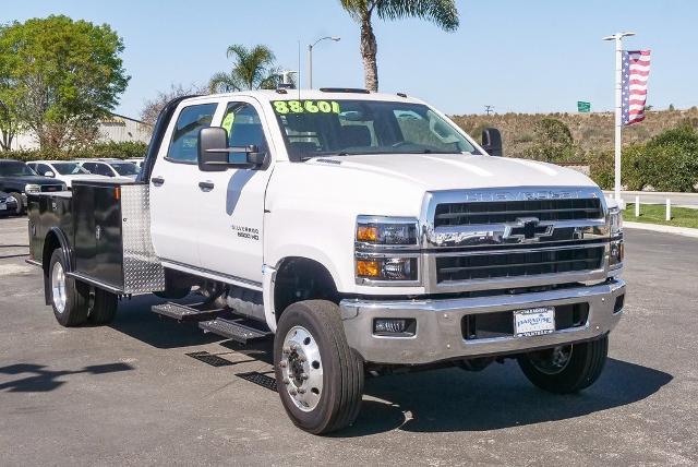 2023 Chevrolet Silverado Chassis Cab Vehicle Photo in VENTURA, CA 93003-8585