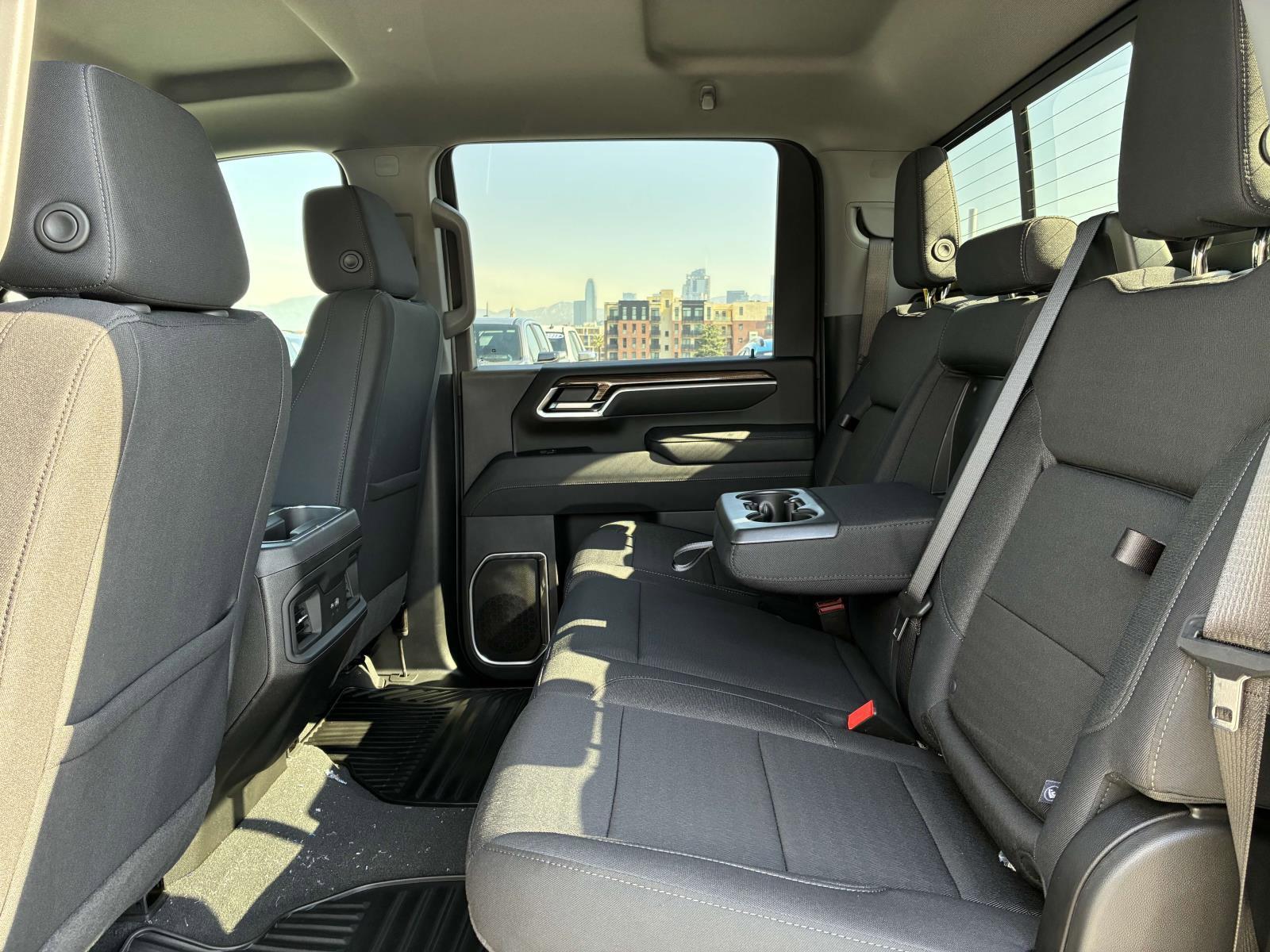 2025 Chevrolet Silverado 2500 HD Vehicle Photo in LOS ANGELES, CA 90007-3794