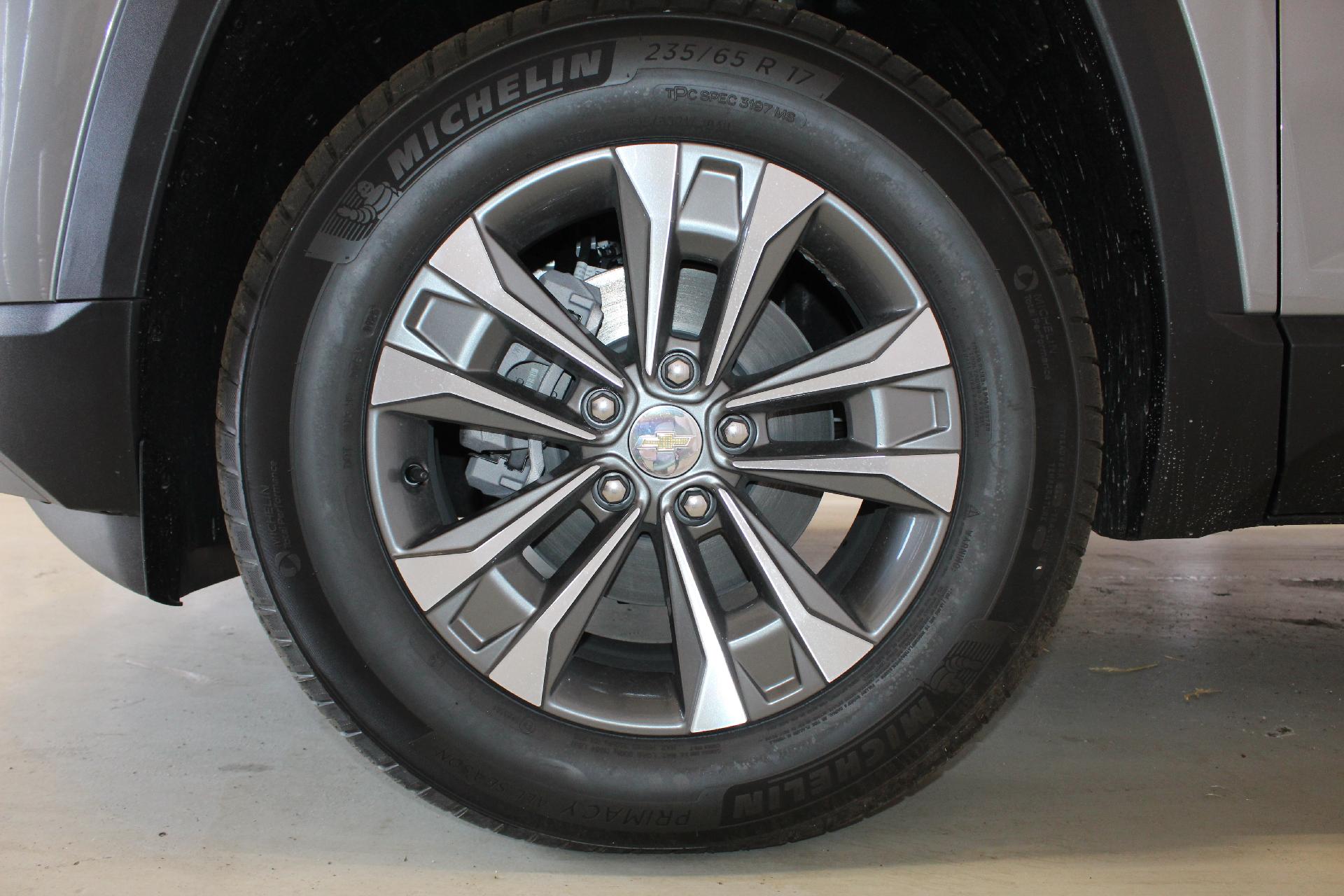 2025 Chevrolet Equinox Vehicle Photo in NORTHAMPTON, MA 01060-1120