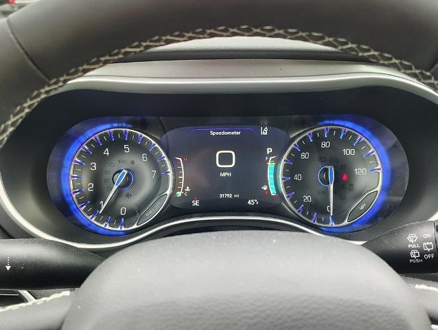 2024 Chrysler Pacifica Vehicle Photo in GREEN BAY, WI 54304-5303