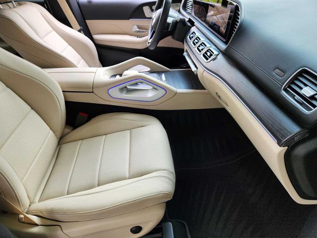 2025 Mercedes-Benz GLS Vehicle Photo in HOUSTON, TX 77079