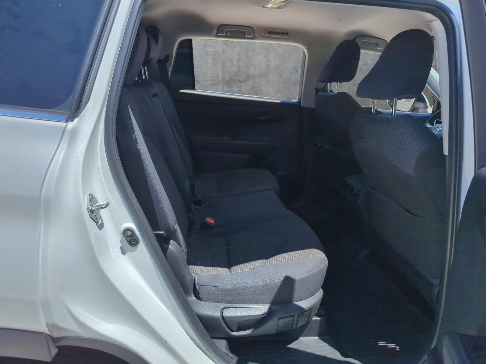 2022 Toyota Highlander Vehicle Photo in Pembroke Pines, FL 33027