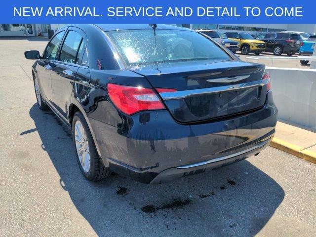 Used 2011 Chrysler 200 Limited with VIN 1C3BC2FB6BN525448 for sale in Sterling Heights, MI