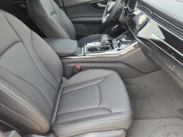 2025 Audi Q7 Vehicle Photo in SUGAR LAND, TX 77478