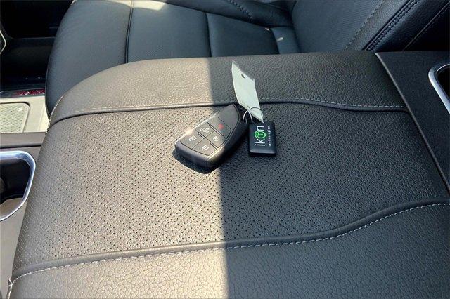2024 GMC Sierra 1500 Vehicle Photo in TOPEKA, KS 66609-0000