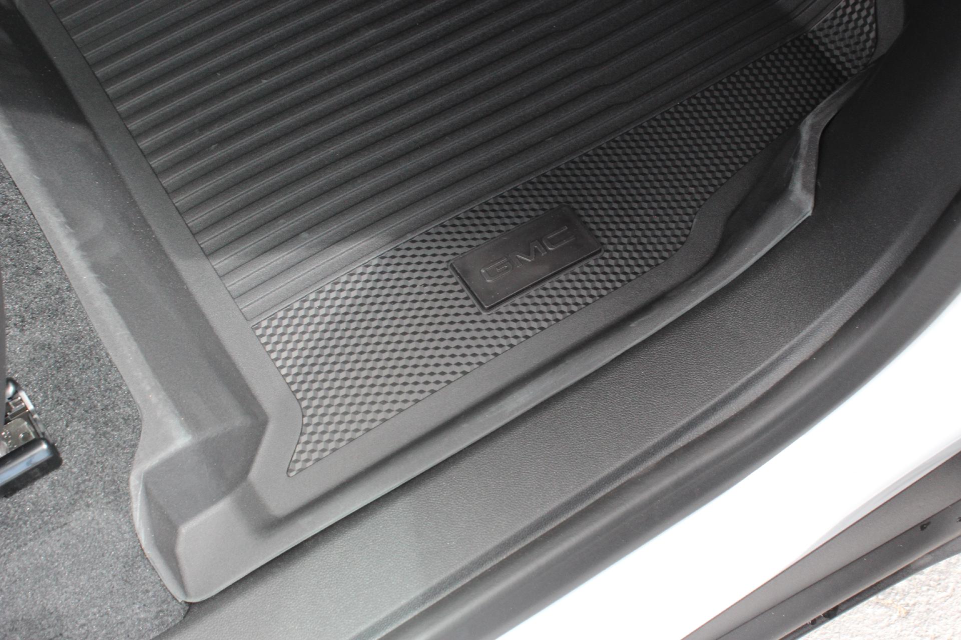 2025 GMC Acadia Vehicle Photo in AURORA, CO 80012-4011