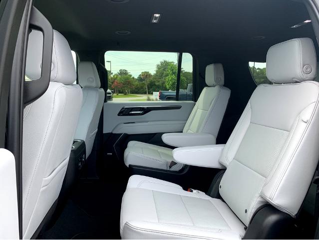 2025 Chevrolet Suburban Vehicle Photo in BEAUFORT, SC 29906-4218