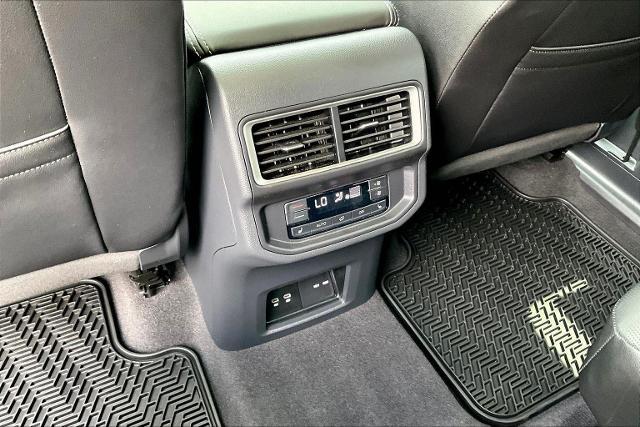 2024 Volkswagen Atlas Vehicle Photo in San Antonio, TX 78230