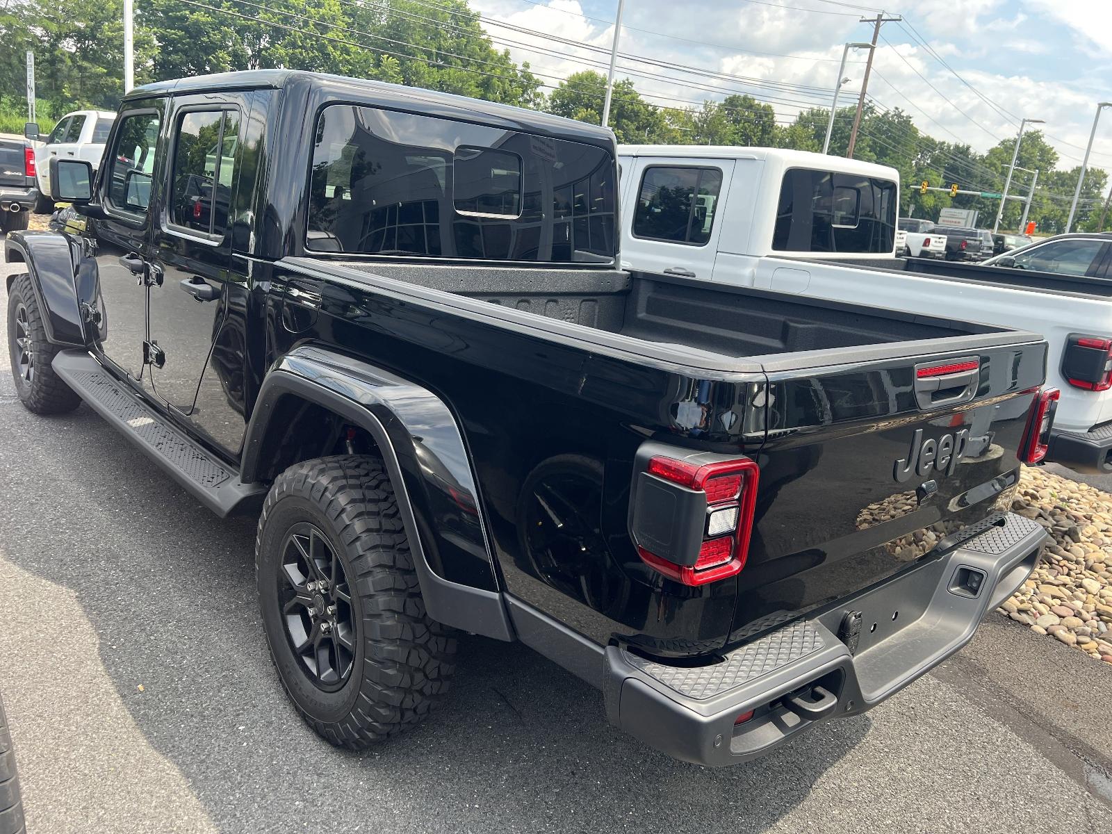 2025 Jeep Gladiator Vehicle Photo in Mechanicsburg, PA 17050-1707