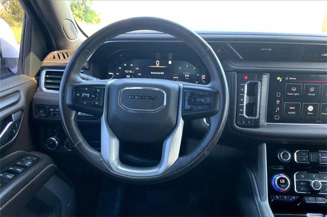 2022 GMC Yukon XL Vehicle Photo in TOPEKA, KS 66609-0000