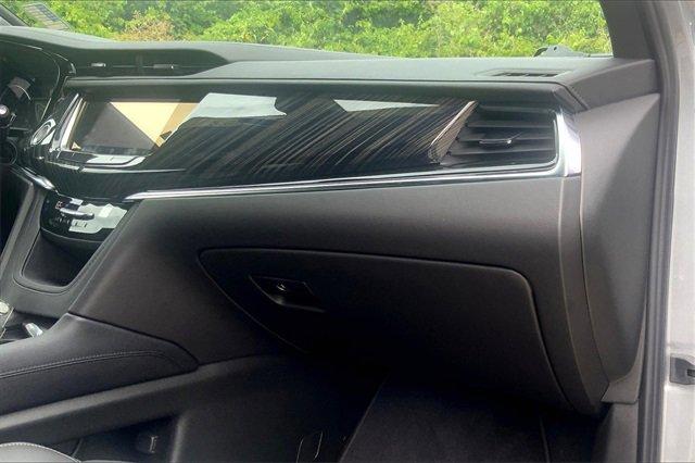 2025 Cadillac XT6 Vehicle Photo in KANSAS CITY, MO 64114-4545