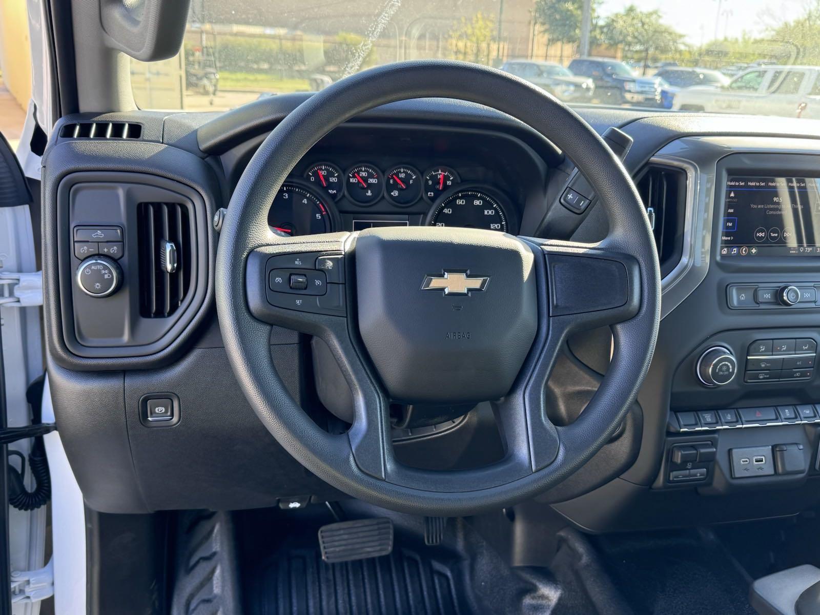 2025 Chevrolet Silverado 3500 HD Chassis Cab Vehicle Photo in GEORGETOWN, TX 78626-7508