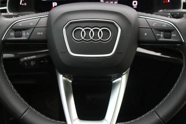 2024 Audi Q8 Vehicle Photo in SUGAR LAND, TX 77478